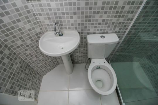 Banheiro Social de apartamento à venda com 1 quarto, 50m² em Centro, Rio de Janeiro