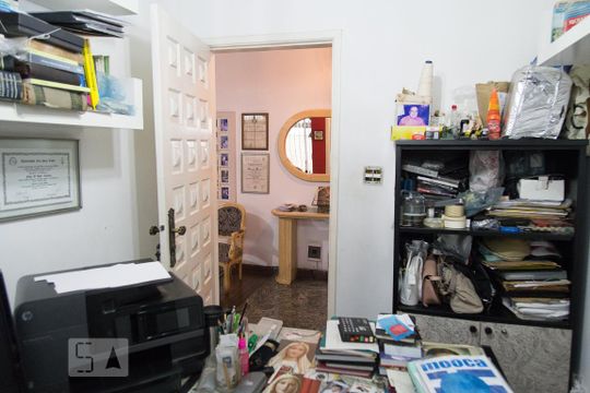 Escritório de casa para alugar com 4 quartos, 300m² em Vila Bertioga, São Paulo