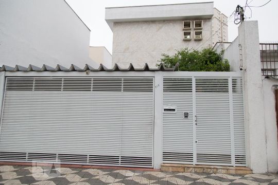 Fachada de casa para alugar com 4 quartos, 300m² em Vila Bertioga, São Paulo