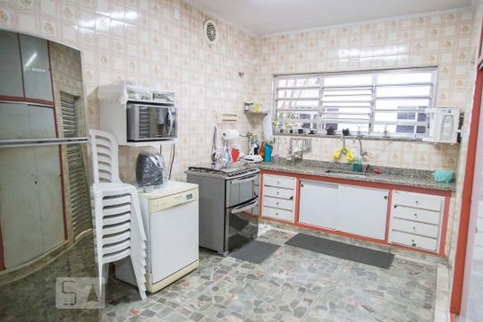 Cozinha de casa para alugar com 4 quartos, 300m² em Vila Bertioga, São Paulo
