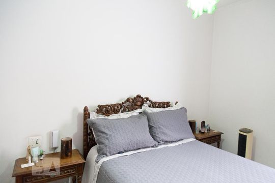Quarto 1 de casa para alugar com 4 quartos, 300m² em Vila Bertioga, São Paulo