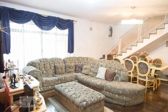 Casa para alugar com 4 quartos, 300m² em Vila Bertioga, São Paulo