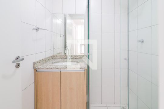 Banheiro de apartamento para alugar com 2 quartos, 39m² em Vila Butantã, São Paulo