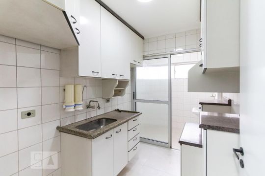 Cozinha de apartamento para alugar com 3 quartos, 66m² em Vila Moinho Velho, São Paulo