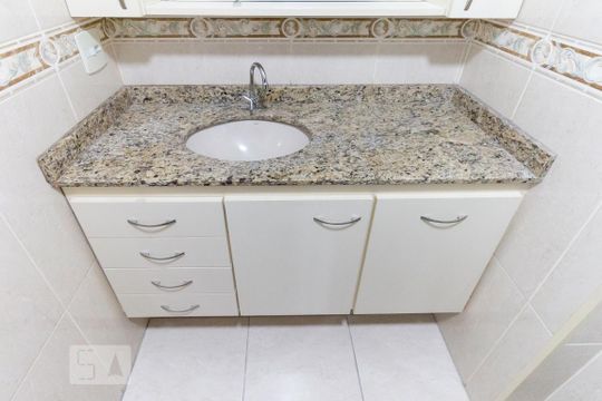 Banheiro de apartamento para alugar com 3 quartos, 66m² em Vila Moinho Velho, São Paulo