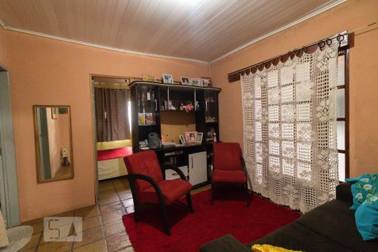 Sala de casa à venda com 4 quartos, 150m² em Olaria, Canoas