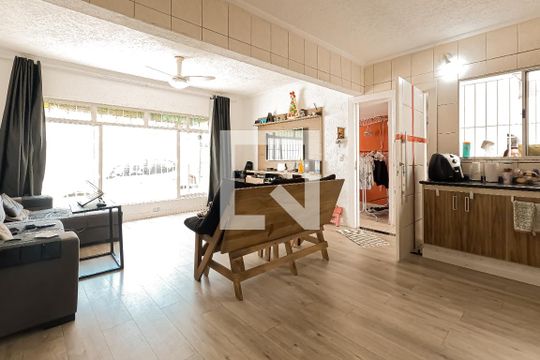 Sala/Cozinha de casa à venda com 2 quartos, 165m² em Jardim do Papai, Guarulhos
