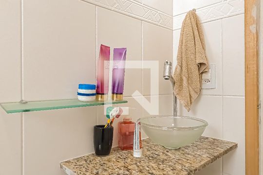 Banheiro de casa à venda com 2 quartos, 165m² em Jardim do Papai, Guarulhos