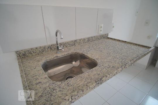 Cozinha de apartamento para alugar com 2 quartos, 50m² em Humaitá, Porto Alegre