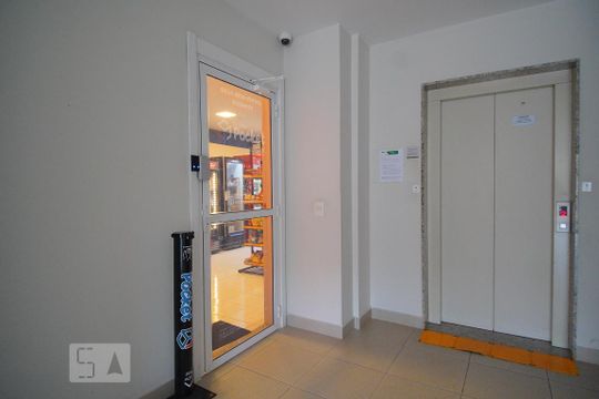 Market de apartamento para alugar com 2 quartos, 50m² em Humaitá, Porto Alegre