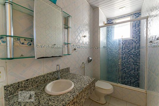 Banheiro de apartamento à venda com 2 quartos, 60m² em Fonseca, Niterói