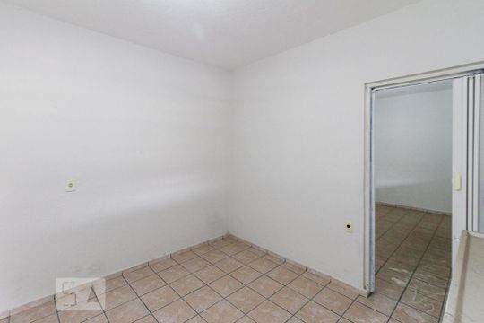 Cozinha de casa para alugar com 1 quarto, 30m² em Jardim Tiete, São Paulo
