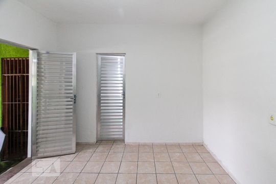 Cozinha de casa para alugar com 1 quarto, 30m² em Jardim Tiete, São Paulo