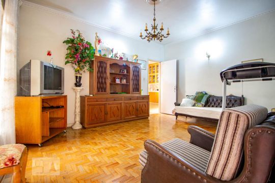 Casa à venda com 3 quartos, 172m² em Cidade Vargas, São Paulo