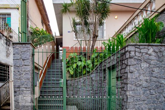 Fachada de casa à venda com 3 quartos, 120m² em Cidade Vargas, São Paulo