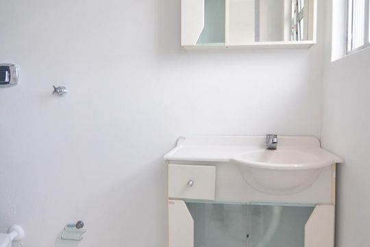 Banheiro de apartamento para alugar com 1 quarto, 32m² em Centro, Canoas