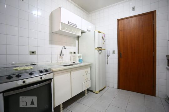 Cozinha de apartamento à venda com 2 quartos, 61m² em Jaguaribe, Osasco