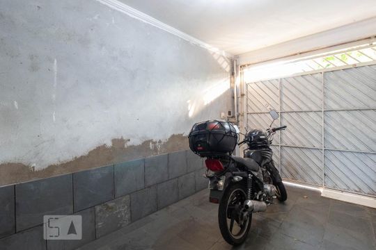 Garagem de casa à venda com 3 quartos, 293m² em Parque Peruche, São Paulo