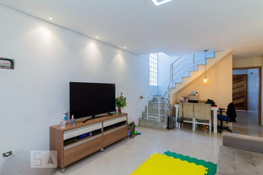 Casa à venda com 3 quartos, 130m² em Jardim Santa Clara, Guarulhos