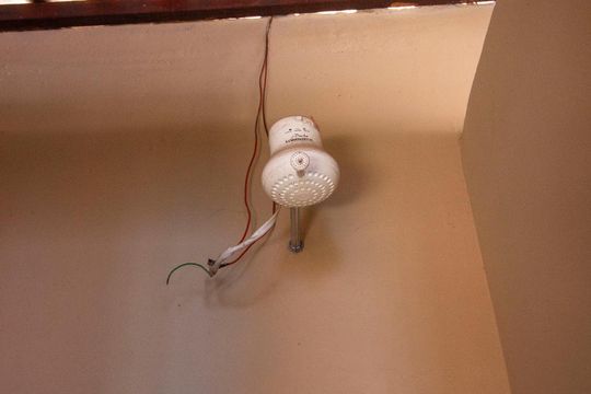 Chuveiro de casa para alugar com 2 quartos, 90m² em Jardim América, Várzea Paulista