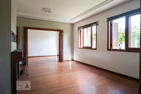 Casa à venda com 3 quartos, 220m² em Ipanema, Porto Alegre