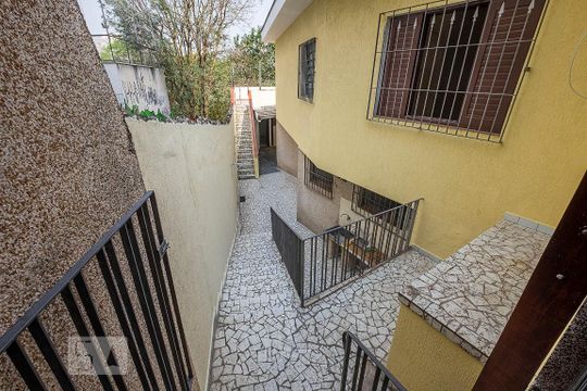 Área Externa de casa para alugar com 4 quartos, 305m² em Vila Madalena, São Paulo