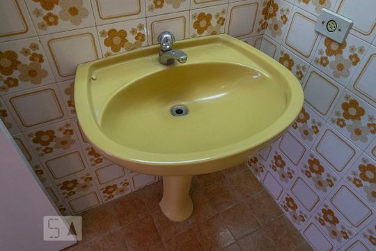 Banheiro Social de casa para alugar com 4 quartos, 305m² em Vila Madalena, São Paulo