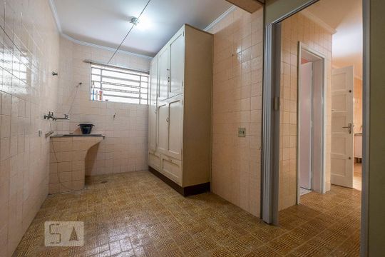 Área de Serviço de casa para alugar com 4 quartos, 305m² em Vila Madalena, São Paulo