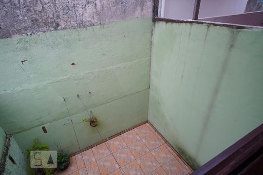 Quarto 1 - Vista de casa de condomínio à venda com 2 quartos, 82m² em Alto Petrópolis, Porto Alegre