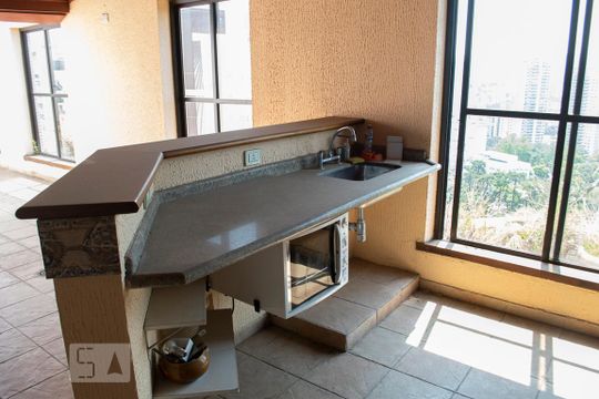QUINTAL de apartamento para alugar com 5 quartos, 450m² em Santana, São Paulo