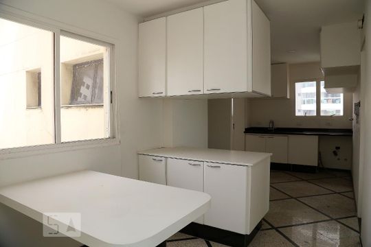 Cozinha de apartamento para alugar com 3 quartos, 366m² em Vila Andrade, São Paulo
