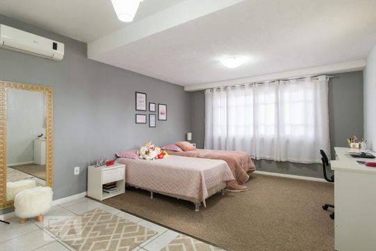 Quarto 1 de casa à venda com 3 quartos, 454m² em Cristo Rei, São Leopoldo