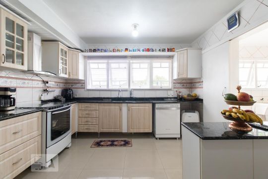 Cozinha de casa à venda com 3 quartos, 454m² em Cristo Rei, São Leopoldo