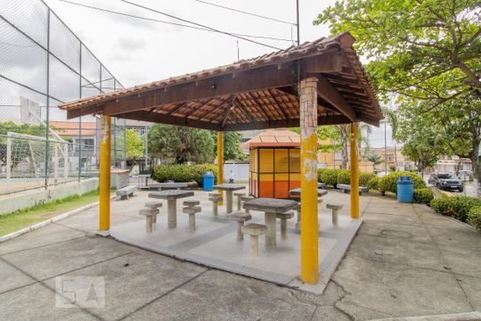 Área comum de casa para alugar com 4 quartos, 489m² em Vila Valqueire, Rio de Janeiro