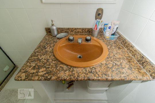 Detalhe do Banheiro Social 2 de casa para alugar com 4 quartos, 489m² em Vila Valqueire, Rio de Janeiro