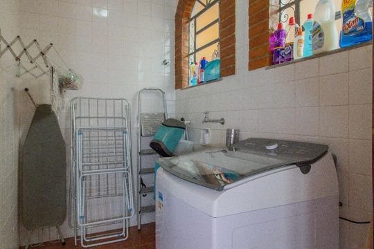 Área de Serviço de casa para alugar com 4 quartos, 489m² em Vila Valqueire, Rio de Janeiro