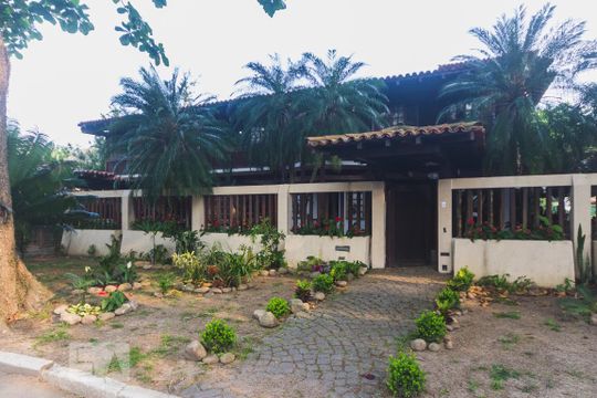 Fachada de casa de condomínio para alugar com 5 quartos, 600m² em Barra da Tijuca, Rio de Janeiro
