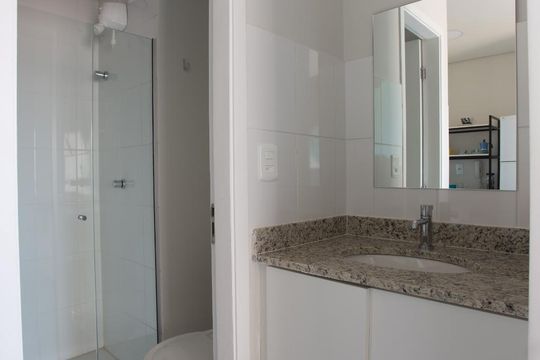 Banheiro de apartamento para alugar com 1 quarto, 23m² em Iguatemi, Ribeirão Preto