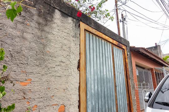 Fachada de casa para alugar com 4 quartos, 143m² em Santo Antônio, Osasco