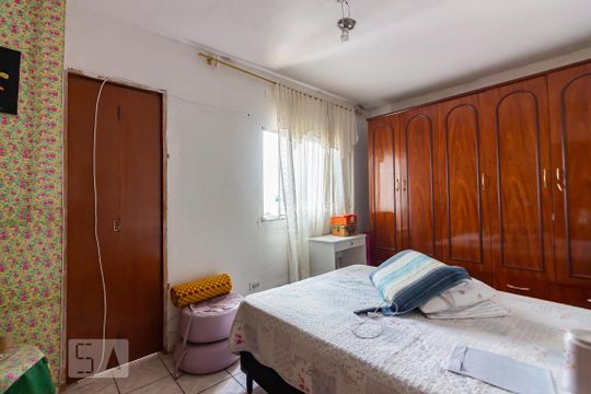 Quarto 1 de casa para alugar com 4 quartos, 143m² em Santo Antônio, Osasco