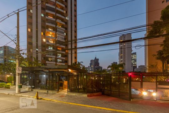 Fachada de apartamento para alugar com 3 quartos, 201m² em Cidade Monções, São Paulo