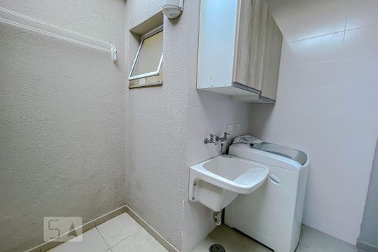 Lavanderia de casa para alugar com 3 quartos, 115m² em Vila Carrão, São Paulo