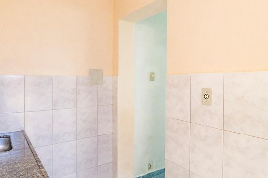 Cozinha de kitnet/studio à venda com 1 quarto, 30m² em Sagrada Família, Belo Horizonte