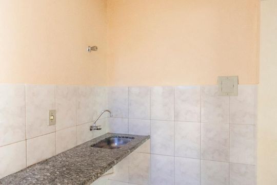 Cozinha de kitnet/studio à venda com 1 quarto, 30m² em Sagrada Família, Belo Horizonte