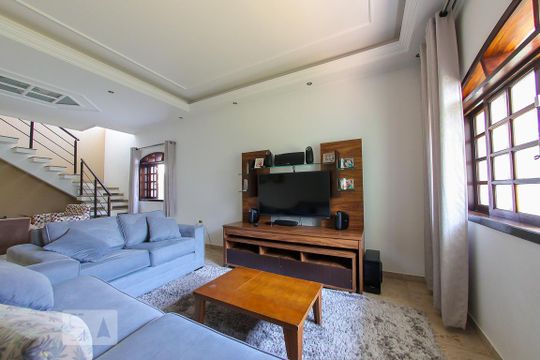 Sala de casa à venda com 4 quartos, 384m² em Vila Paulista, Guarulhos