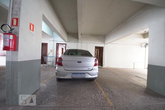 Box de apartamento para alugar com 3 quartos, 110m² em Pátria Nova, Novo Hamburgo