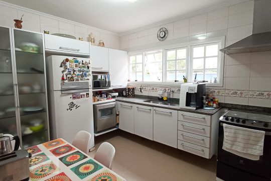 Cozinha de casa de condomínio à venda com 4 quartos, 322m² em Alphaville, Santana de Parnaíba