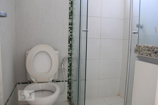 Banheiro de apartamento para alugar com 2 quartos, 58m² em Vila Rosa, Goiânia