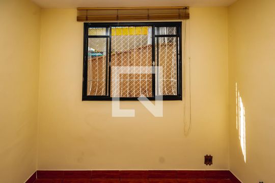 Quarto 1 de apartamento para alugar com 2 quartos, 43m² em Alípio de Melo, Belo Horizonte