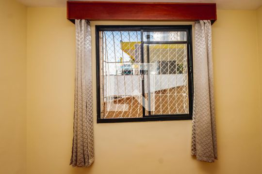 Quarto 2 de apartamento para alugar com 2 quartos, 43m² em Alípio de Melo, Belo Horizonte